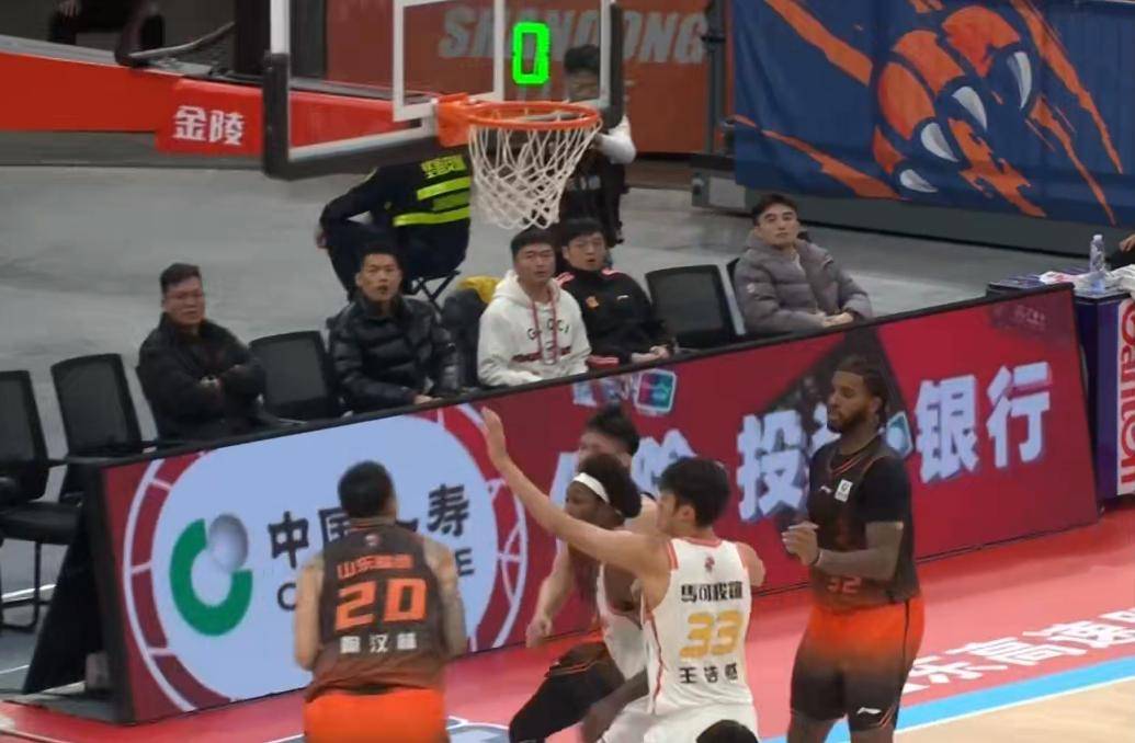 爱游戏网页版-赛地聚焦：CBA常规赛国际比赛日热度飙升；山东男篮强势反弹；管理层满意；身体对抗强度拉满的简单介绍