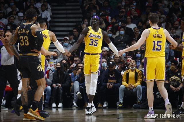 关于NBA常规赛倒计时；多伦多猛龙今夜状态回暖；细节引发关注；气氛紧张；赛程密集仍需轮换的信息