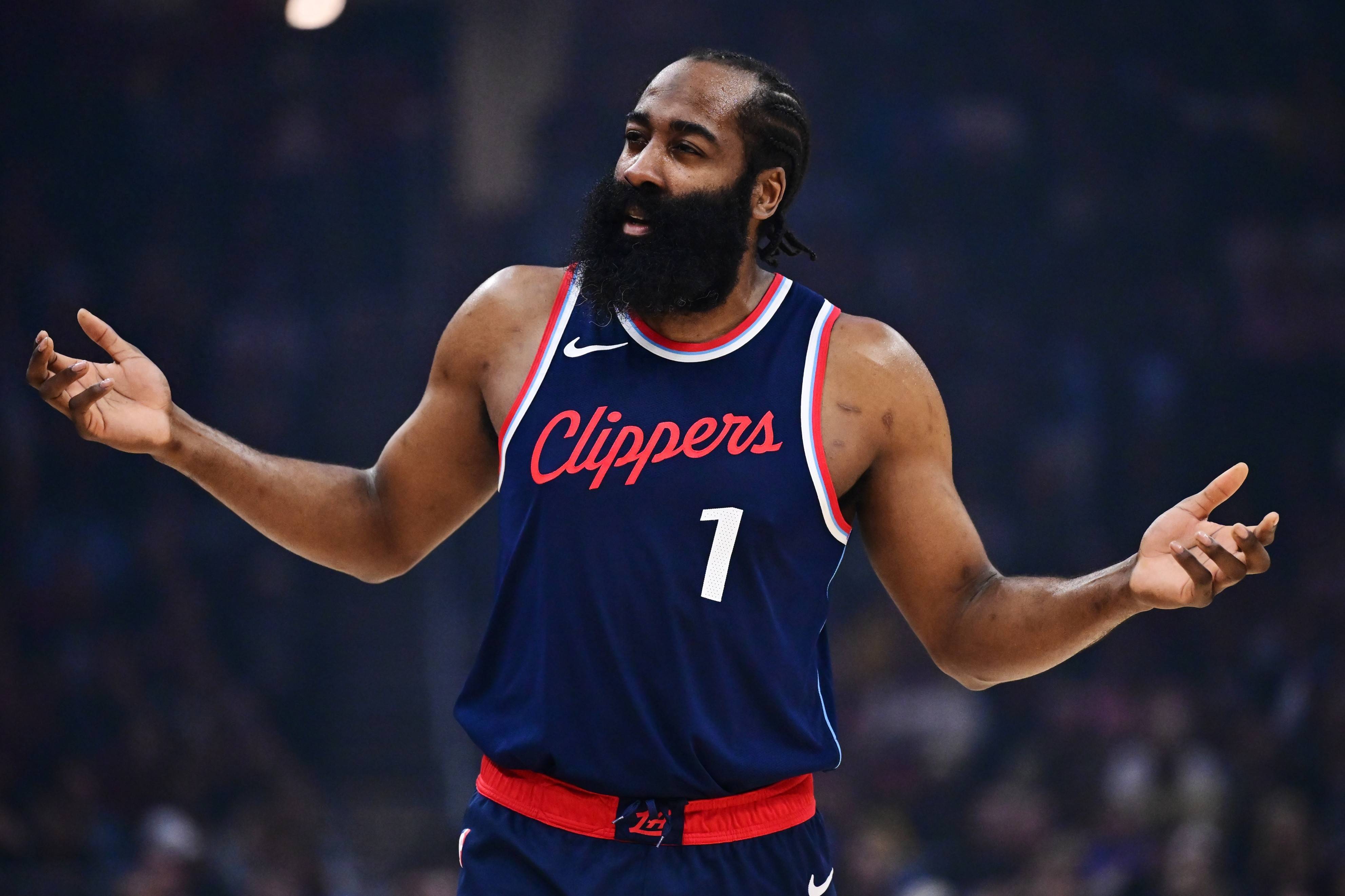 爱游戏网页版-包含今夜里尔备战NBA季后赛，强势反弹细节曝光，引发热议，年轻球员得到机会的词条